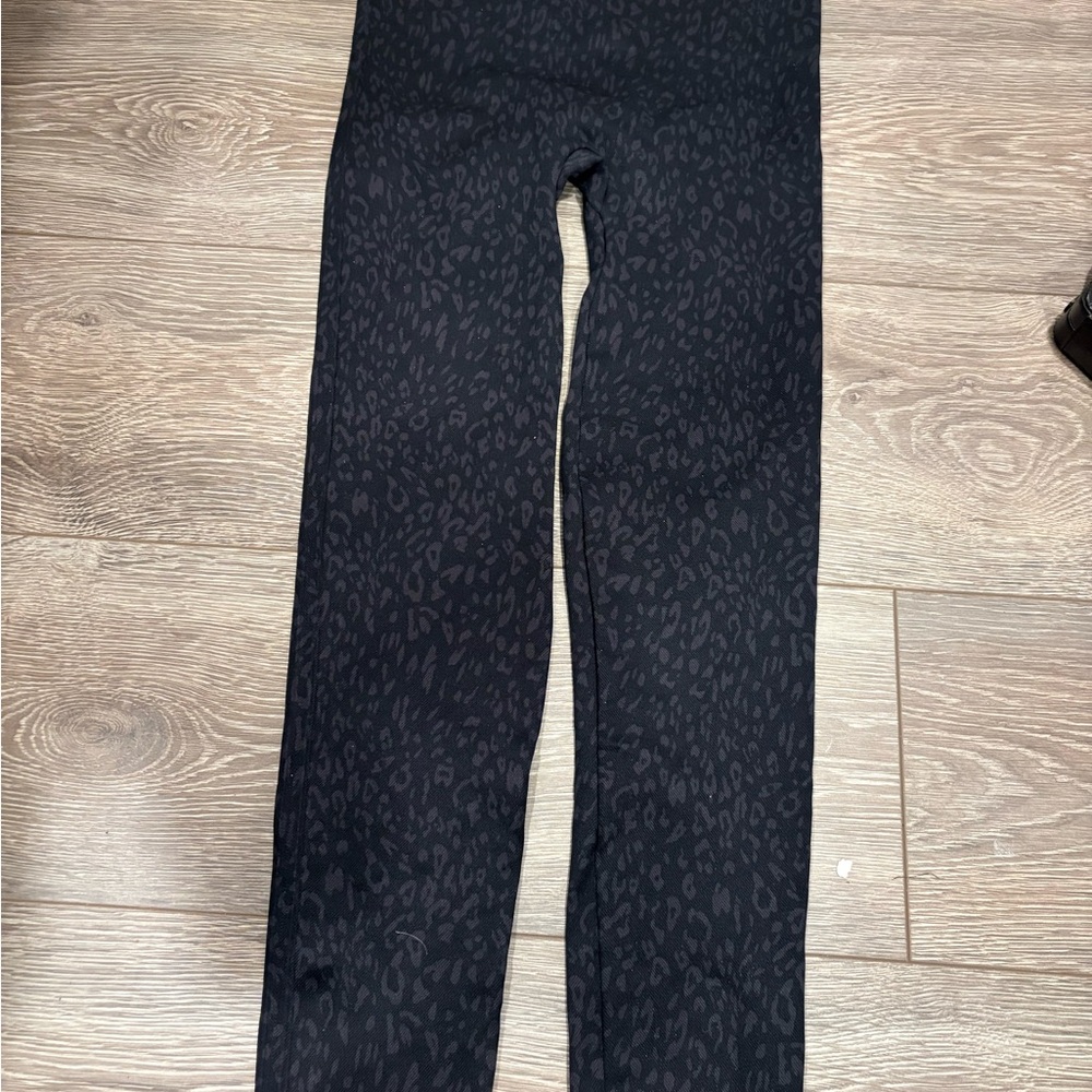SPANX Black Cheetah Seamless Camo Leggings NWT size large